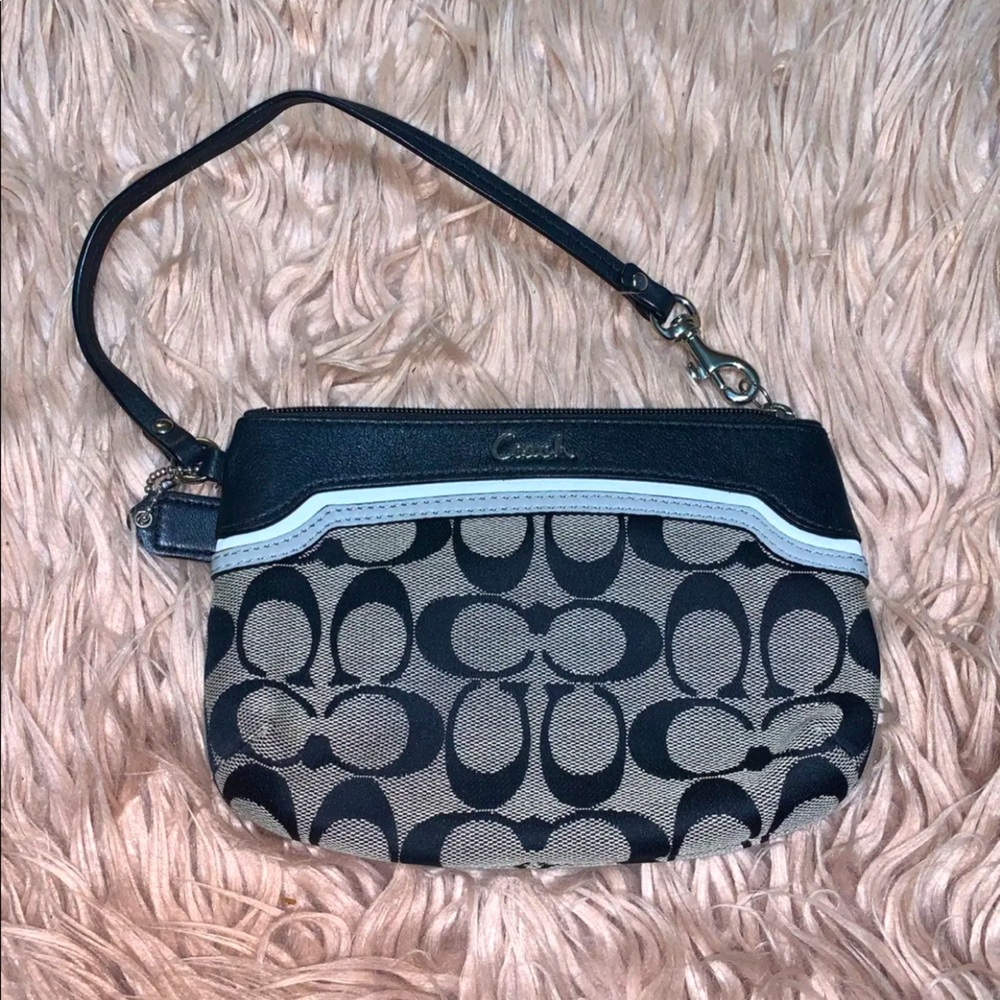 Y2K Coach Wristlet with removeable strap. Gray & Black 7x5 large